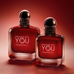 Stronger with You Powerfully - Fruchtiges Amber-Fougère Eau de Parfum für Herren - Noten von Kirsche, Gewürzen, glacierten Kasta Stronger with You Powerfully - Fruchtiges Amber-Fougère Eau de Parfum für Herren - Noten von Kirsche, Gewürzen, glacierten Kasta